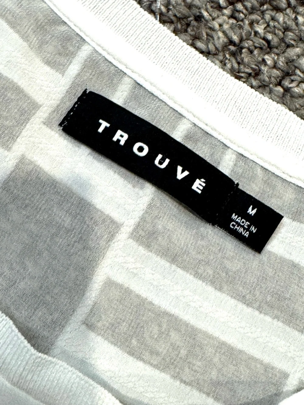 Trouve White Geometric-Pattern Sleeveless Tank - Picture 4 of 6